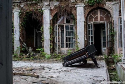 palac-rzewuskich-bratoszewice-2