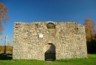 Ruiny_Kosciola_Laskowiec_Zarki