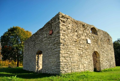 Ruiny_Kosciola_Laskowiec_Zarki3
