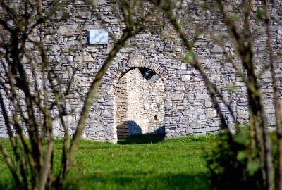 Ruiny_Kosciola_Laskowiec_Zarki8